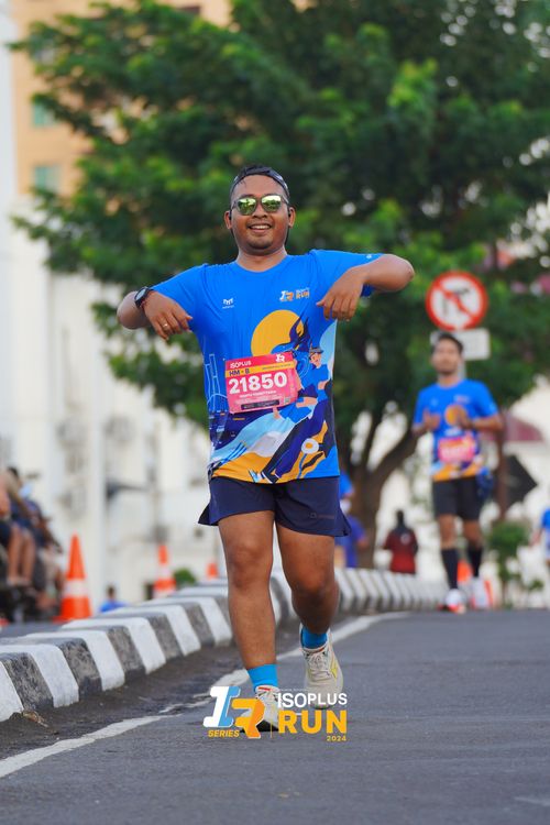 Race photo from Isoplus Run 2024 Surabaya