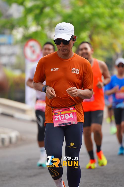 Race photo from Isoplus Run 2024 Surabaya