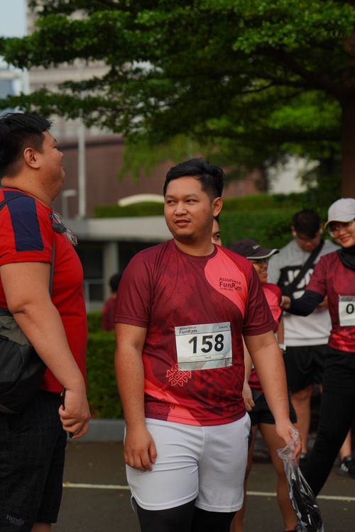 Race photo from Assurance Fun Run 2024