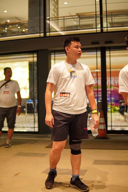 Race photo from PIK NITE RUN VIBES
