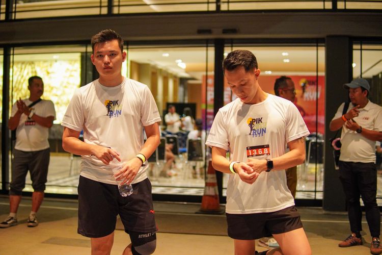 Race photo from PIK NITE RUN VIBES