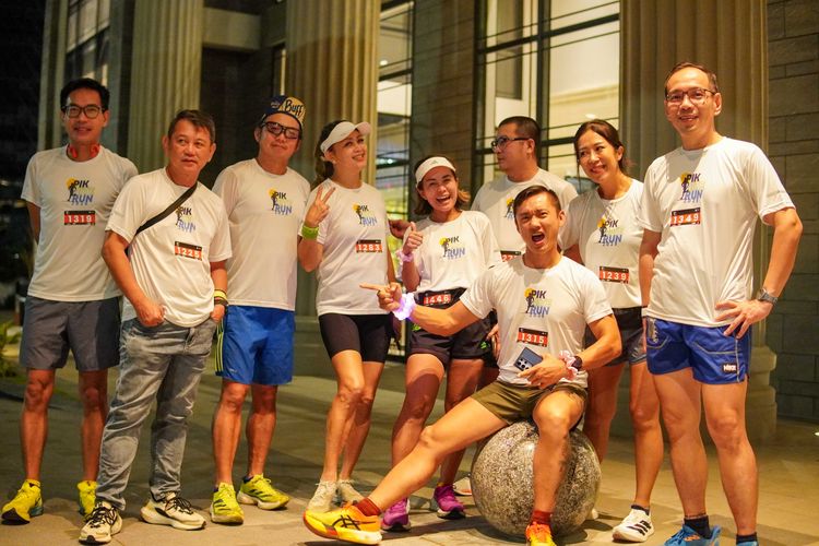 Race photo from PIK NITE RUN VIBES