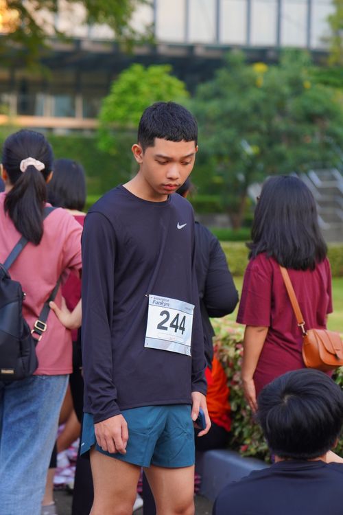 Race photo from Assurance Fun Run 2024