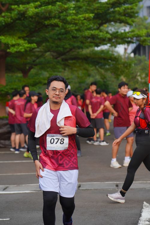 Race photo from Assurance Fun Run 2024