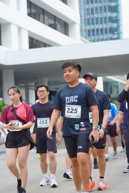 Race photo from Assurance Fun Run 2024