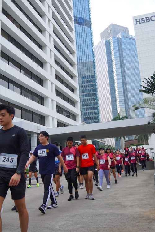 Race photo from Assurance Fun Run 2024
