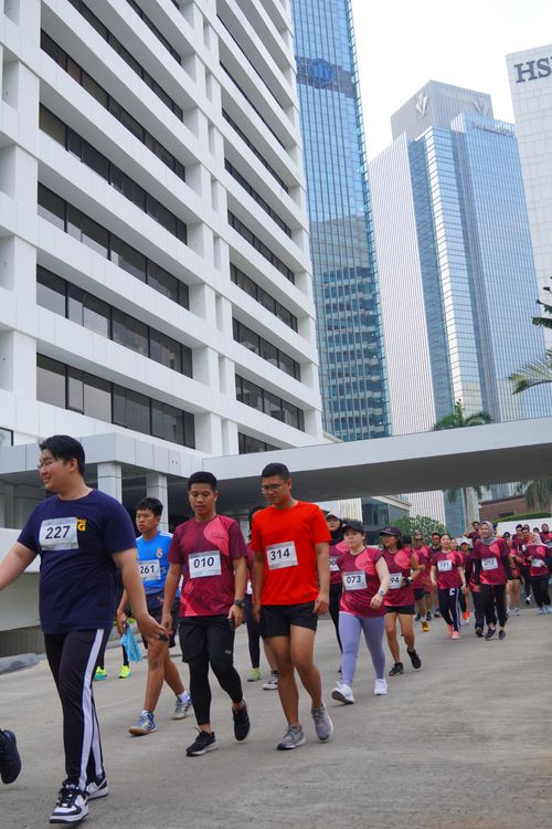 Race photo from Assurance Fun Run 2024