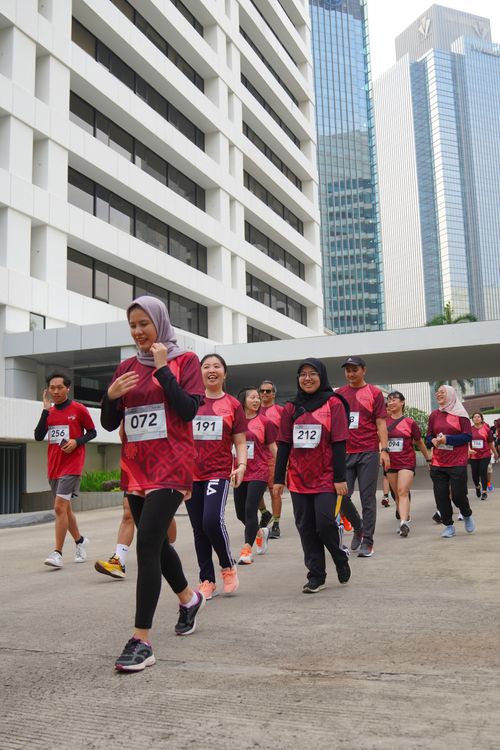 Race photo from Assurance Fun Run 2024