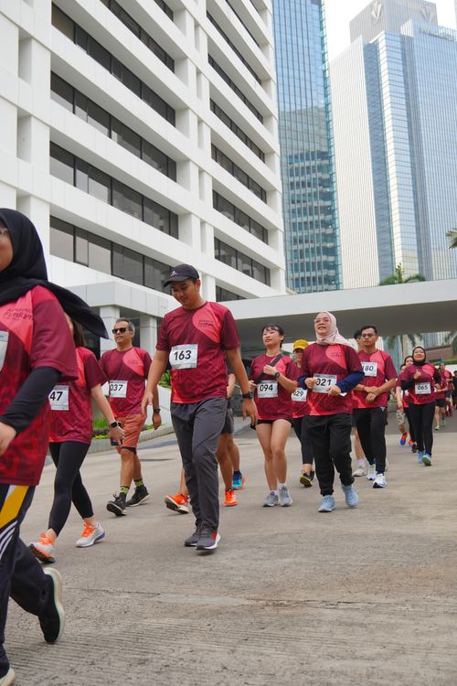 Race photo from Assurance Fun Run 2024