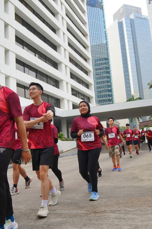 Race photo from Assurance Fun Run 2024