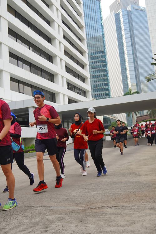 Race photo from Assurance Fun Run 2024