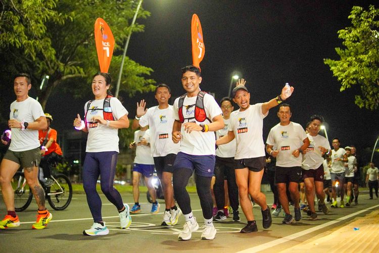 Race photo from PIK NITE RUN VIBES