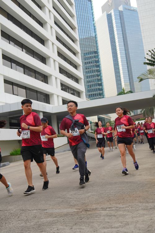 Race photo from Assurance Fun Run 2024