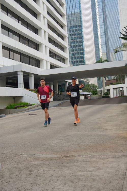 Race photo from Assurance Fun Run 2024