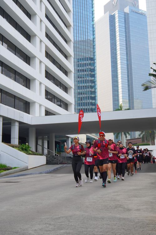 Race photo from Assurance Fun Run 2024