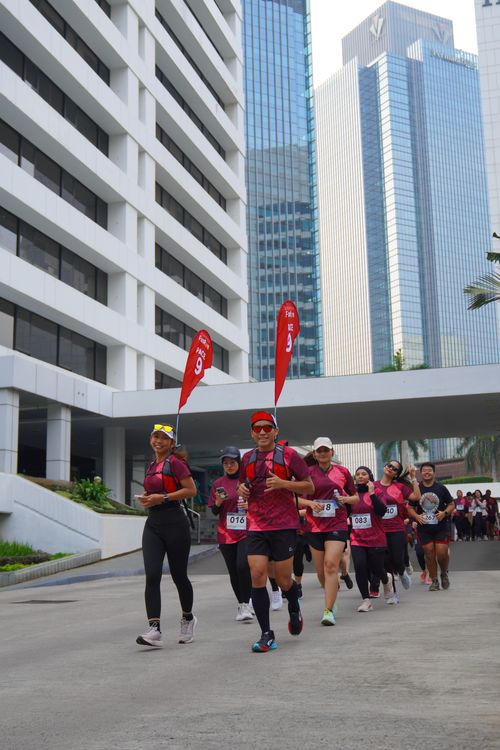 Race photo from Assurance Fun Run 2024