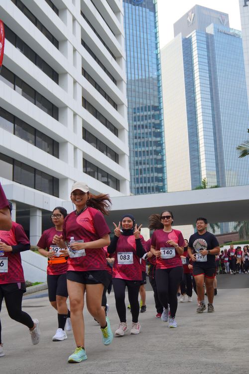 Race photo from Assurance Fun Run 2024