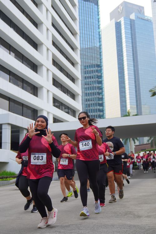 Race photo from Assurance Fun Run 2024