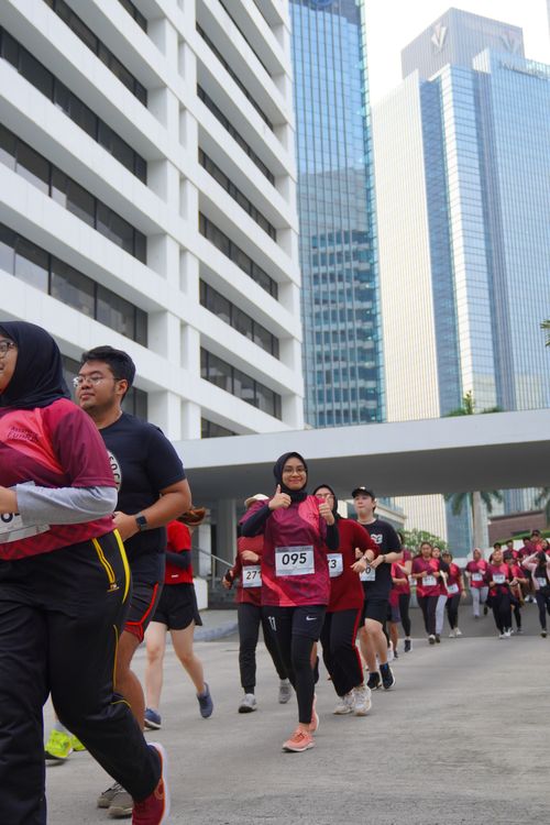 Race photo from Assurance Fun Run 2024