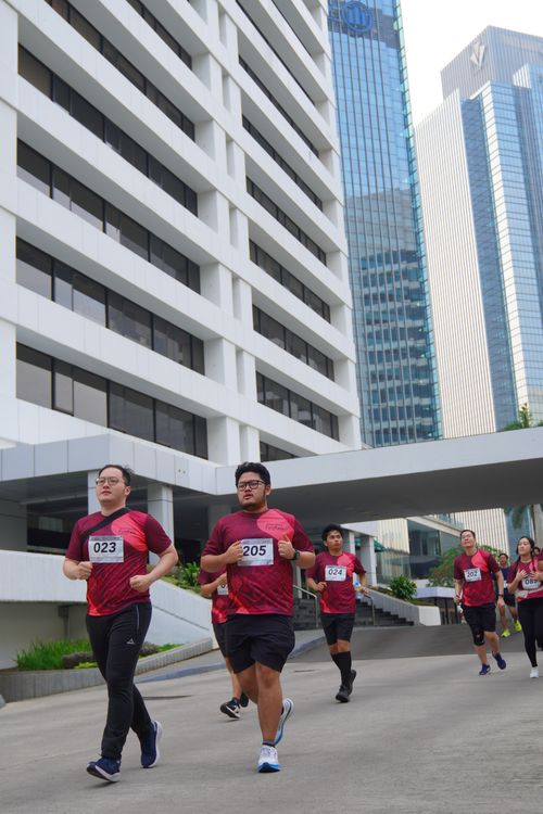 Race photo from Assurance Fun Run 2024