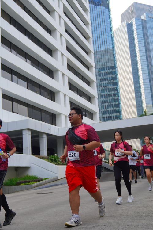 Race photo from Assurance Fun Run 2024