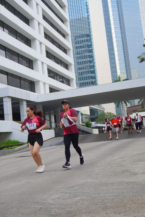Race photo from Assurance Fun Run 2024