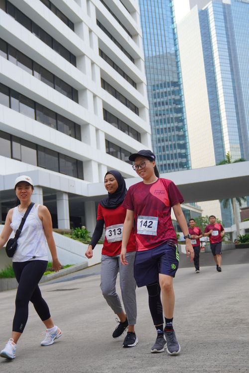 Race photo from Assurance Fun Run 2024