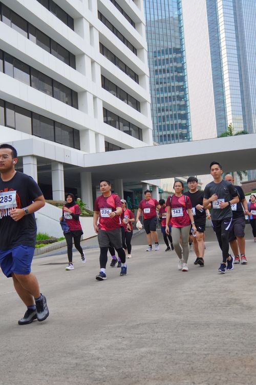 Race photo from Assurance Fun Run 2024