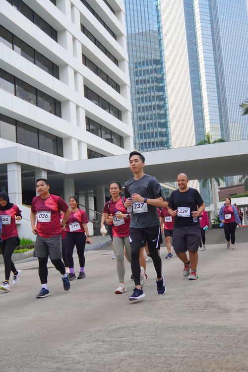 Race photo from Assurance Fun Run 2024