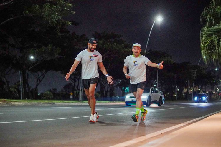 Race photo from PIK NITE RUN VIBES