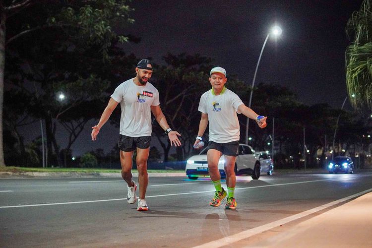 Race photo from PIK NITE RUN VIBES