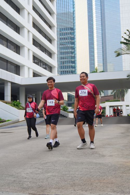 Race photo from Assurance Fun Run 2024