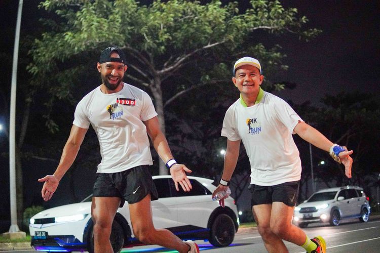 Race photo from PIK NITE RUN VIBES