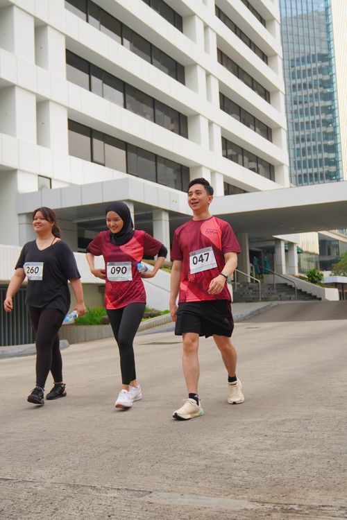 Race photo from Assurance Fun Run 2024
