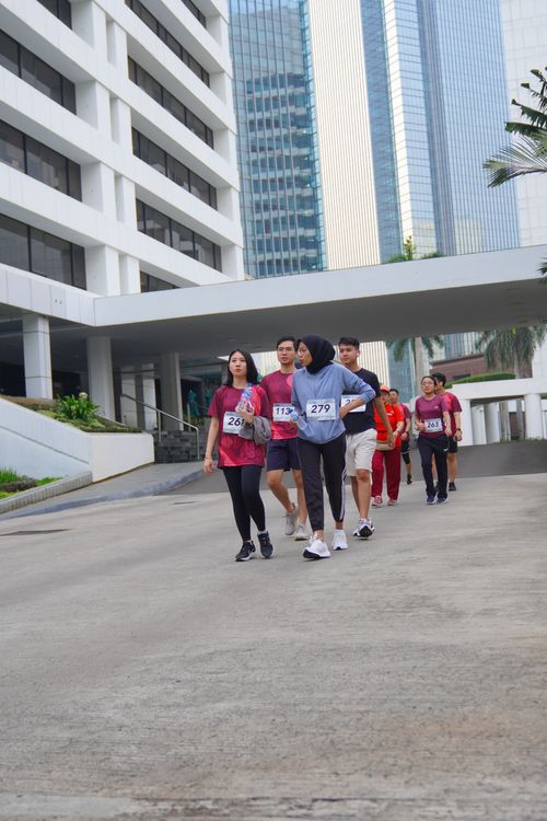Race photo from Assurance Fun Run 2024