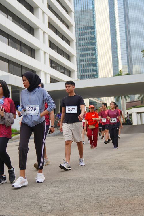 Race photo from Assurance Fun Run 2024