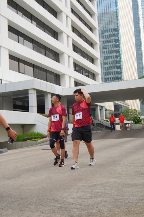 Race photo from Assurance Fun Run 2024