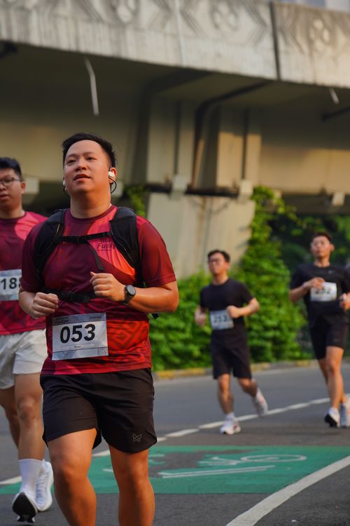 Race photo from Assurance Fun Run 2024
