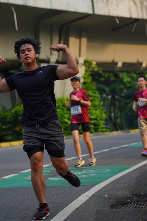 Race photo from Assurance Fun Run 2024