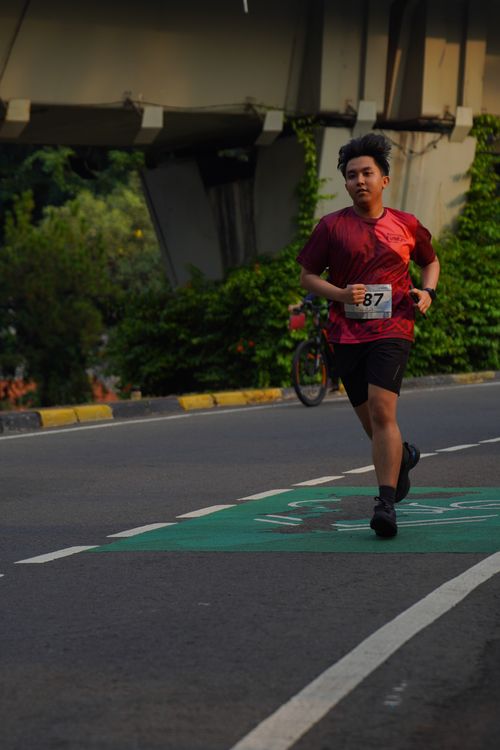 Race photo from Assurance Fun Run 2024