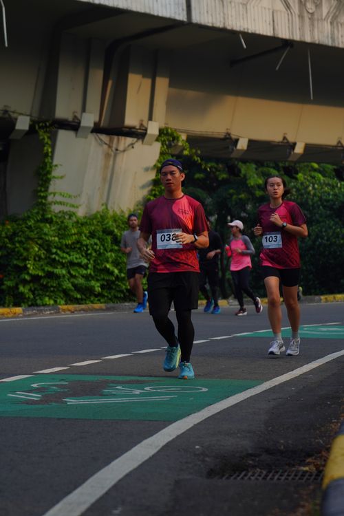 Race photo from Assurance Fun Run 2024