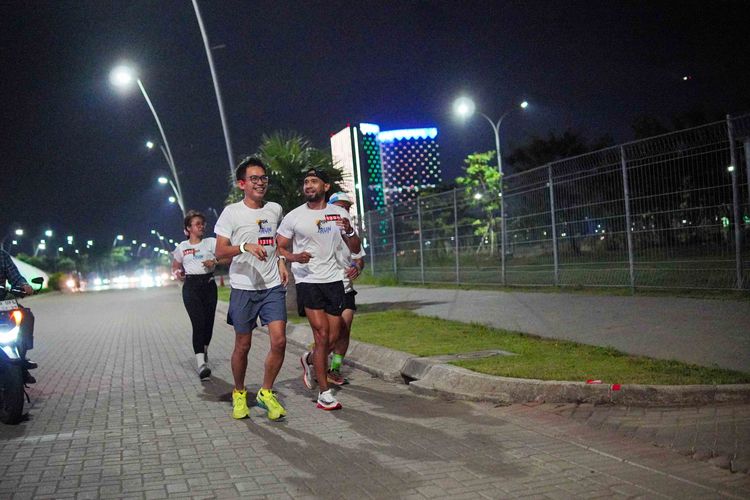 Race photo from PIK NITE RUN VIBES