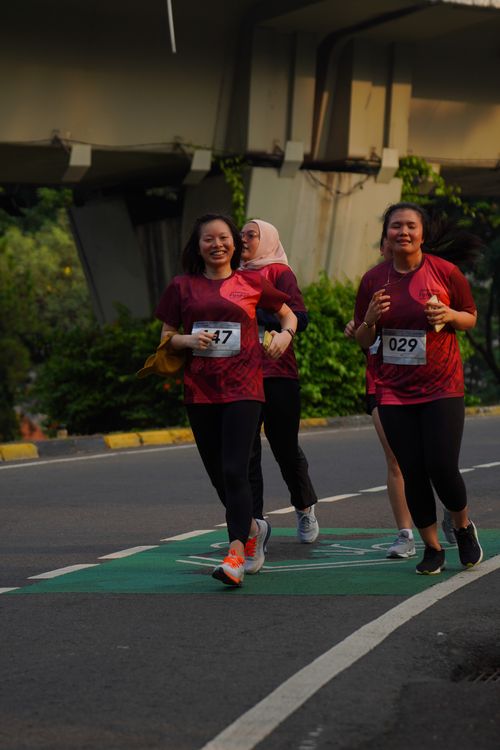 Race photo from Assurance Fun Run 2024