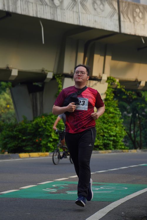 Race photo from Assurance Fun Run 2024