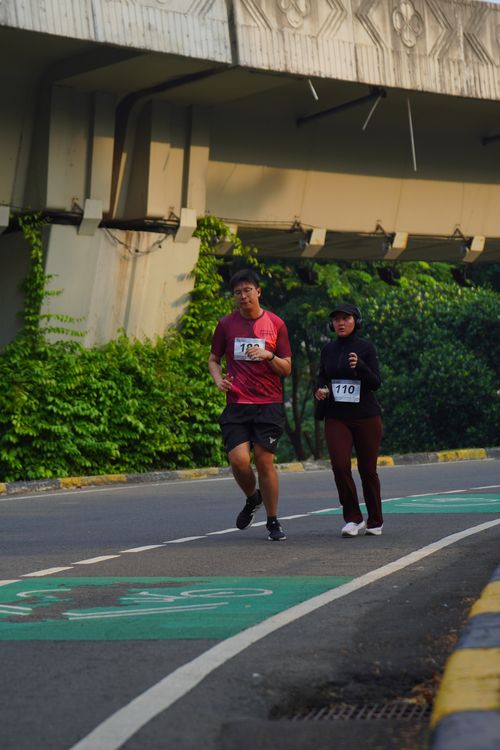 Race photo from Assurance Fun Run 2024