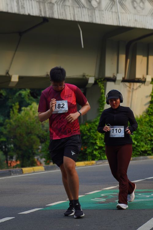 Race photo from Assurance Fun Run 2024