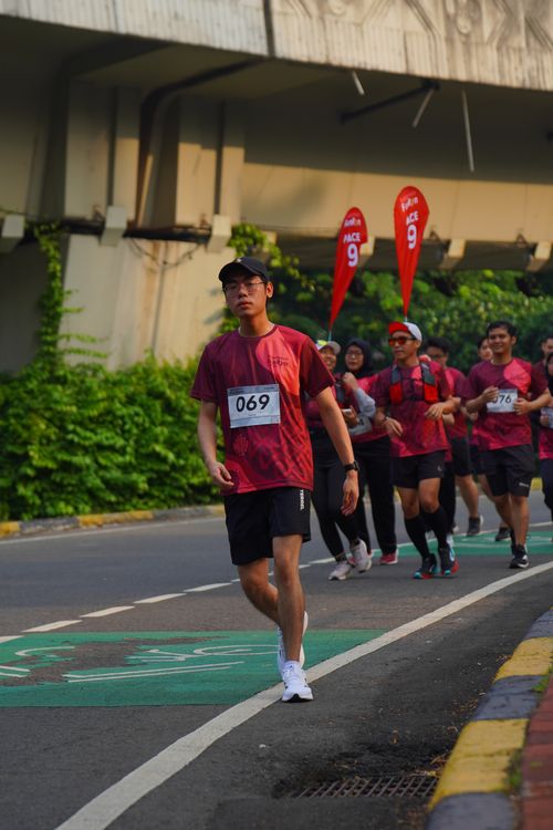 Race photo from Assurance Fun Run 2024