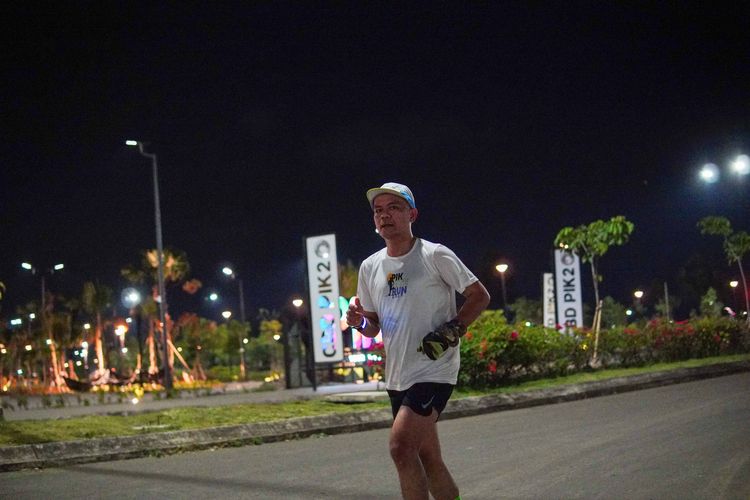 Race photo from PIK NITE RUN VIBES