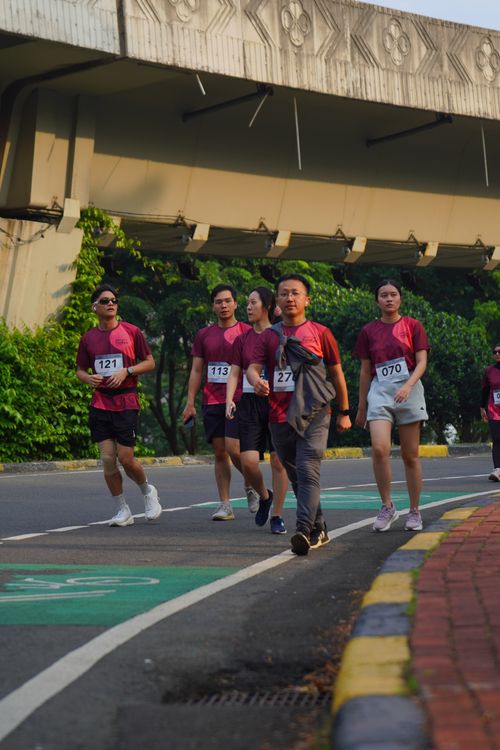 Race photo from Assurance Fun Run 2024