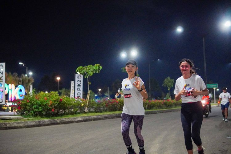Race photo from PIK NITE RUN VIBES